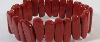 Bracelet with red jasper