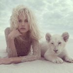 Девушка Лев