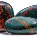 Камень гелиотроп