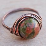 Камень из яшмы