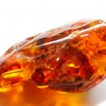 Камень янтарь