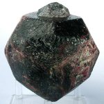 тёмный пироп